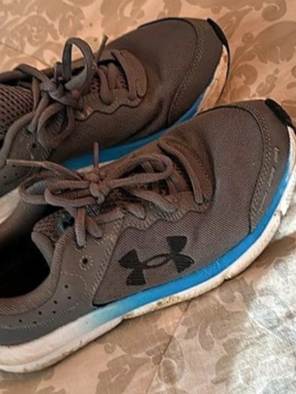 Under Armour Charged Assert 10 Athletic Shoes Black & Blue